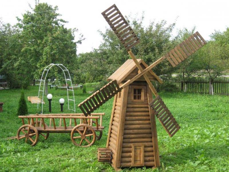 VĚTRNÝ MLÝN DŘEVĚNÝ