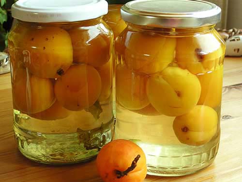 Broskve na kompotování